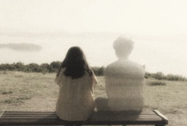 Απώλεια αδερφού ή αδερφής – Πώς βιώνεται το πένθος αδερφών